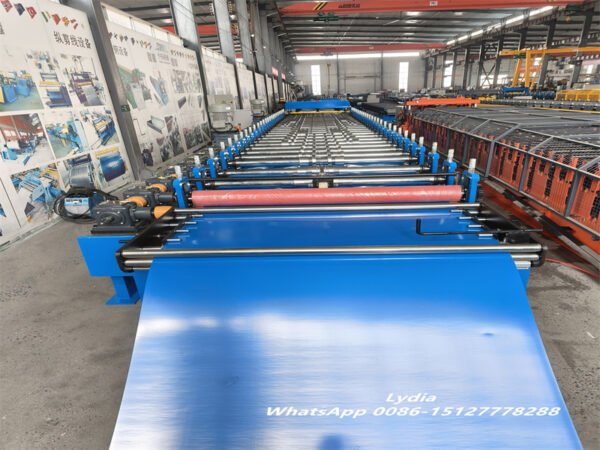 Algeria High Speed T35 T40 0.4-1.2mm Metal Roofing Sheet Forming Machine with Flying Shear Gearbox Transmission