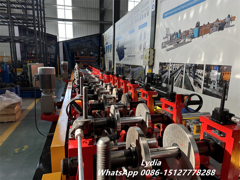 Quenched roll forming rollers and shafts for cable tray machine