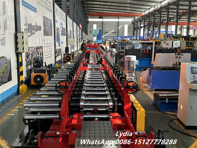 Heavy-duty decoiler and flattening unit for cable tray roll forming machine