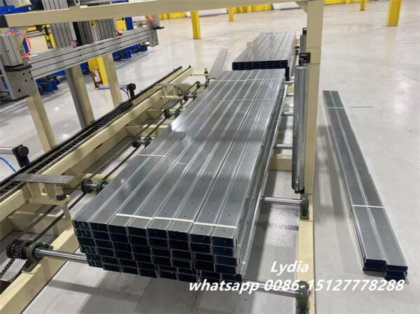 Slotted Deflection Track001 Hydraulic flying cut-off system for slotted deflection track roll forming machine with high length accuracy