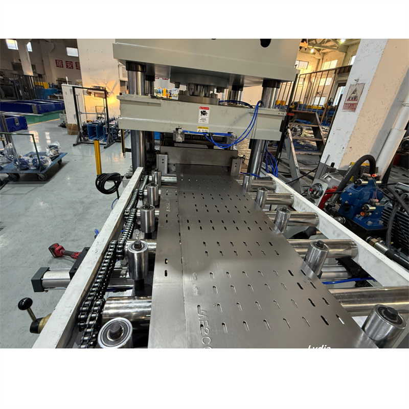Cr12Mov automatic cutting system for cable tray production line