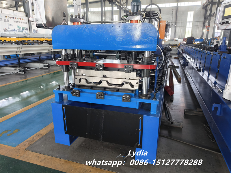 Korean solar roofing sheet roll forming machine on-site testing