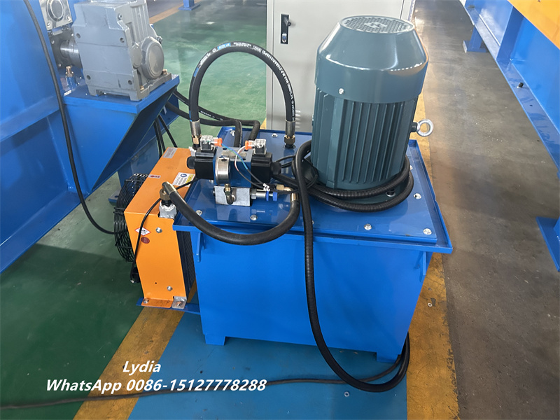 Hydraulic metal roof curving machine