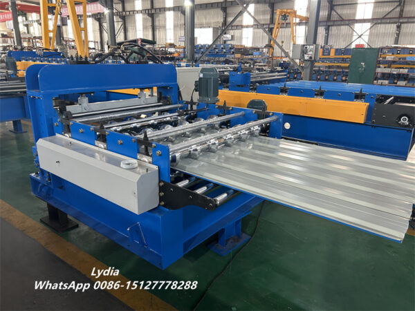Hydraulic metal roof curving machine