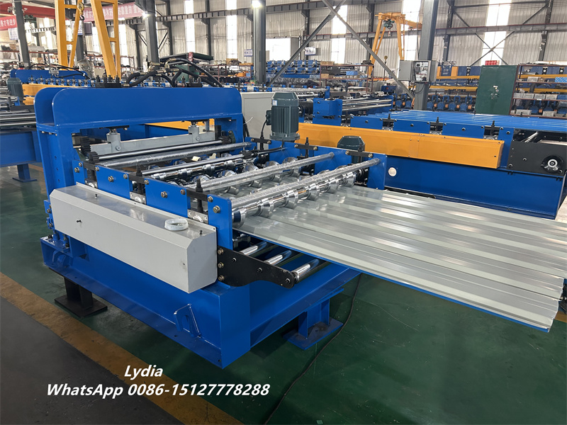 Hydraulic metal roof curving machine