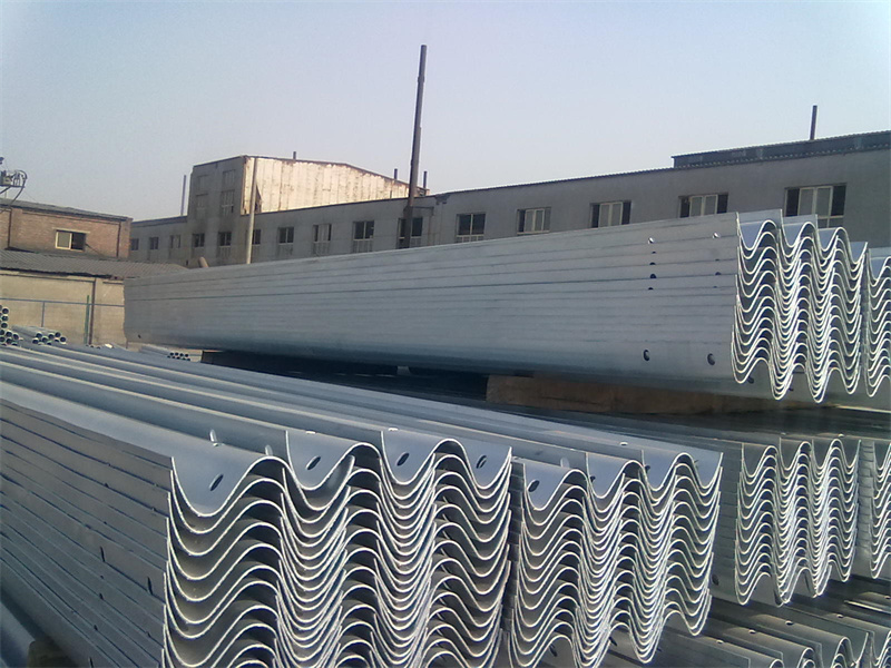 W beam crash barrier roll forming machine for highway guardrail manufacturing