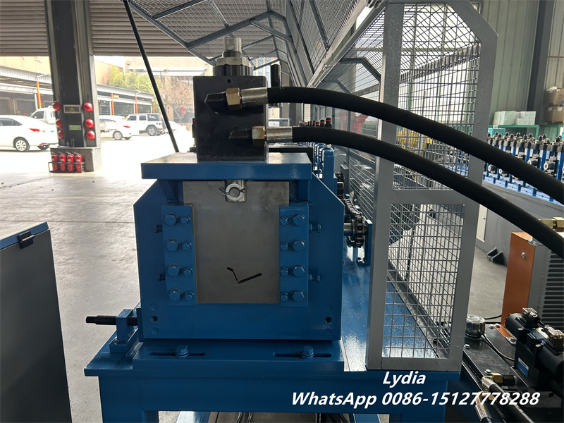 hydraulic cutting system in drip edge roll forming machine