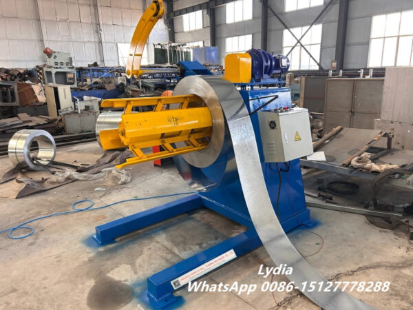 Hydraulic punching and servo feeding system for steel door panel production
