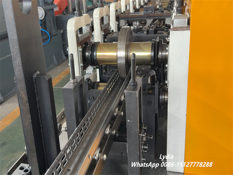 Automated upright column production line for warehouse racks
