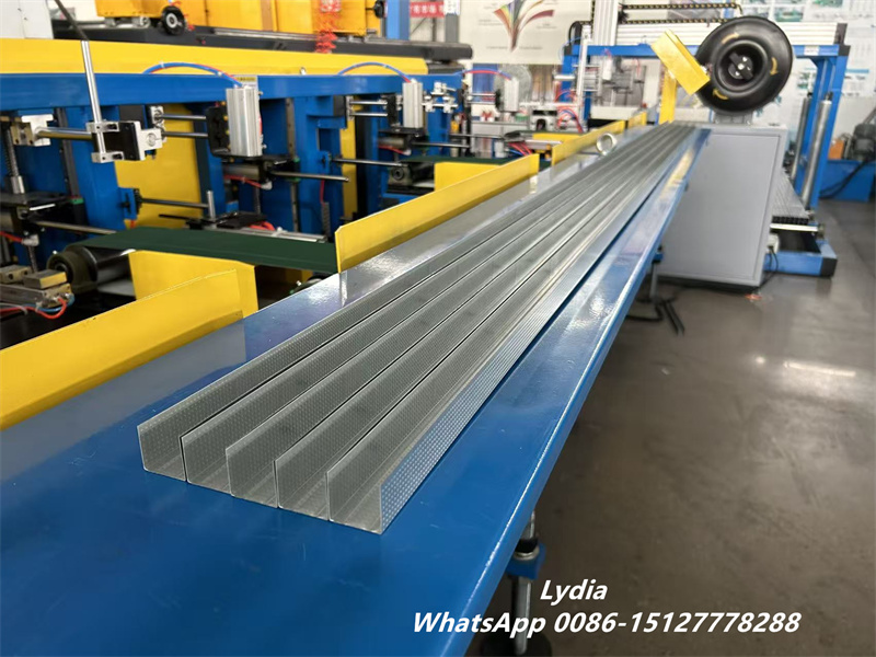 automatic stacking and labeling system