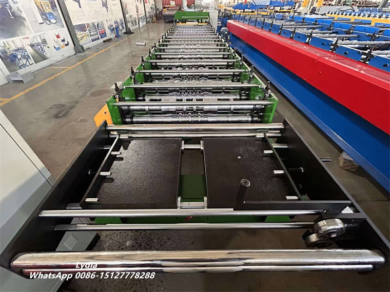 Heavy duty corrugated roofing sheet production machine