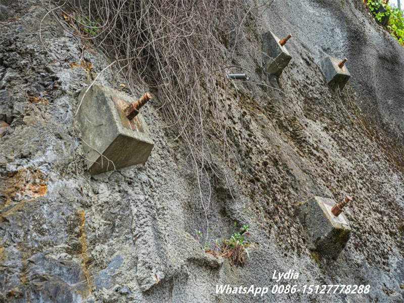 Automatic friction bolts machine producing split set rock bolts for mining and tunnel support applications