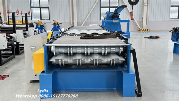 Carriage Board 01 Hydraulic uncoiler feeding steel coil into carriage board roll former