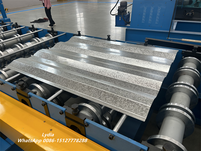 PLC controlled truck body panel roll forming machine