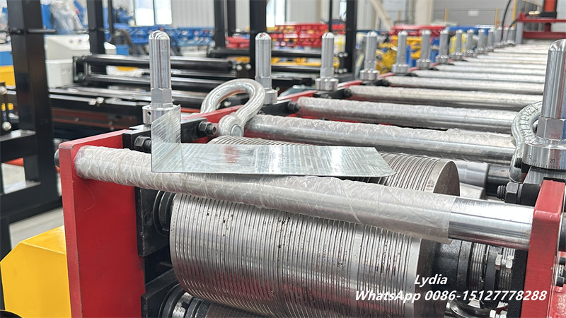 steel angle profile roll forming machine