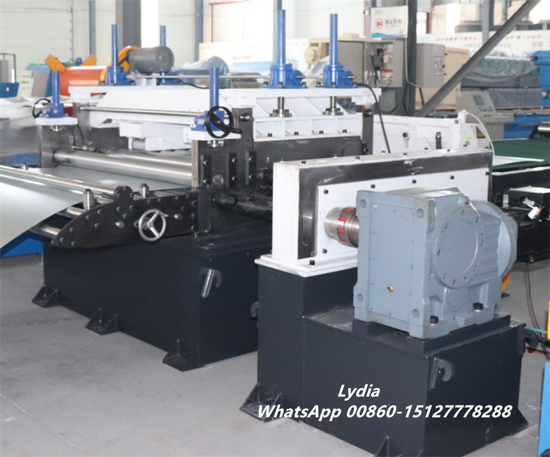 Servo feeding system of cut to length production line