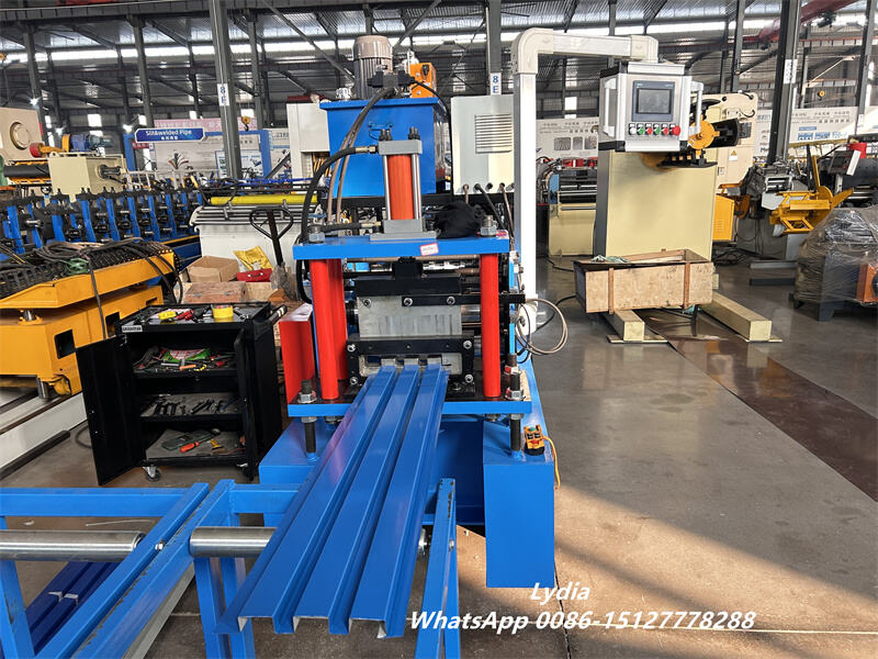 90° wall cladding roll forming machine production line