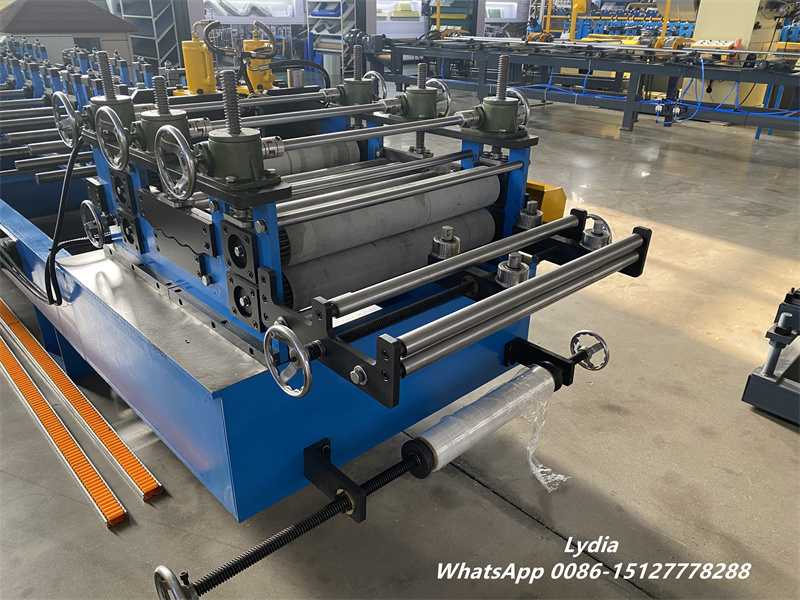 steel sheet leveling and feeding system 3+4+3 rollers for facade cassette roll forming machine