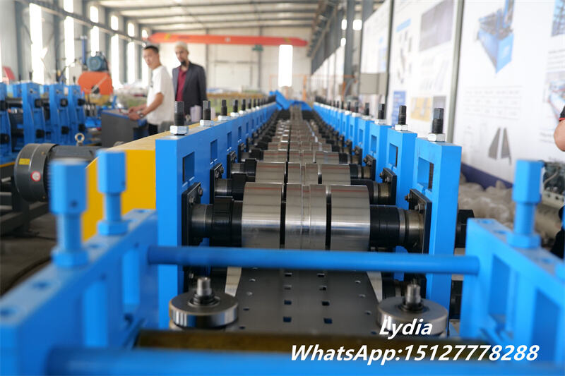 Step beam profile produced by pallet racking beam roll forming machine