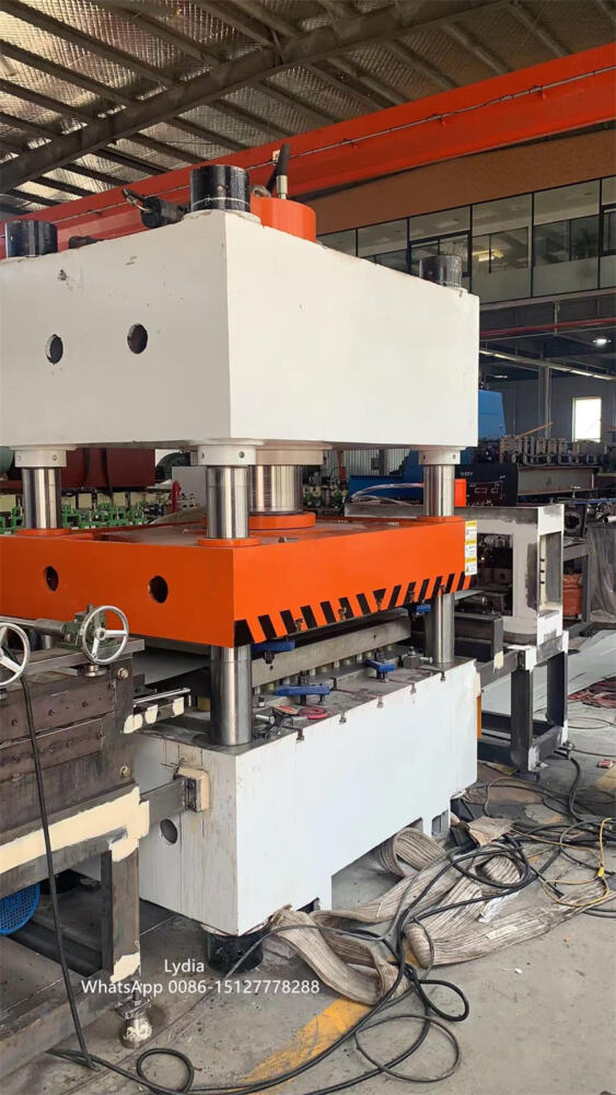 PU Garage Door Machine14 hydraulic punching machine for garage door panels