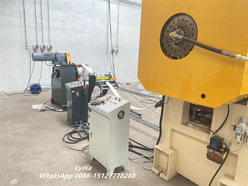 Spring Tee Triangle Tee07 Hydraulic Flying Tracking Cutting System for Triangle Tee Roll Forming Machine